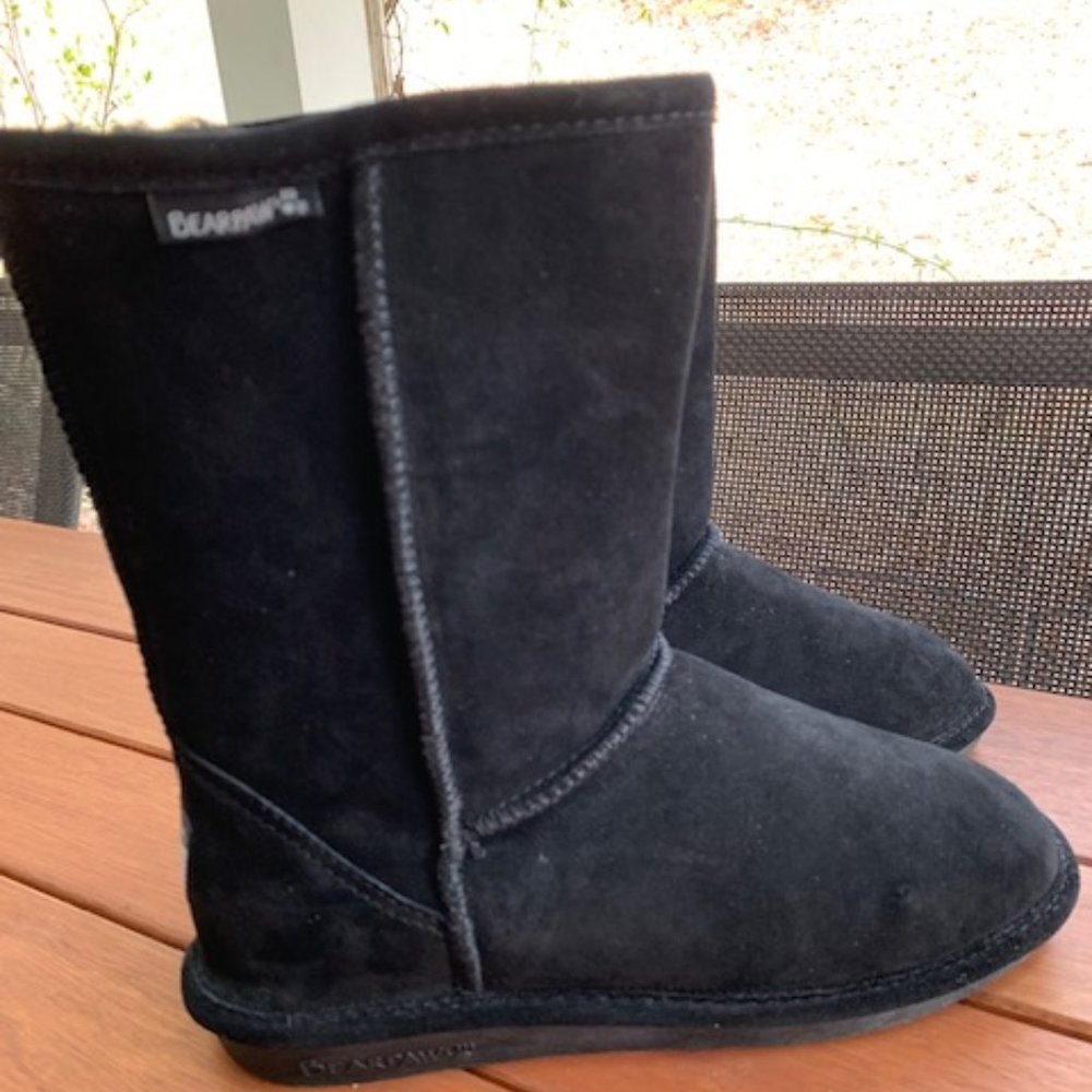 NWOT winter boots BEARPAW Emma short size 9